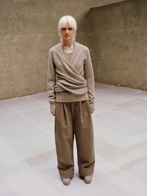 玩轉(zhuǎn)針織其實很簡單 3種解構(gòu)針織服裝的設計案例分享